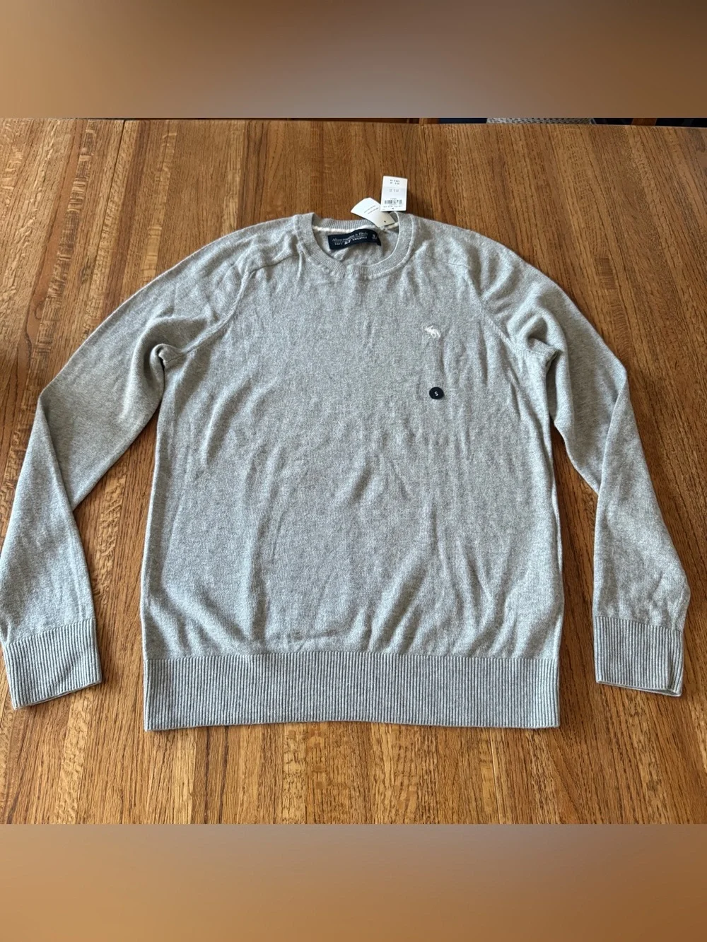 NWT Abercrombie & Fitch Soft A&F Light Grey Moose Crewneck Sweater Size Small